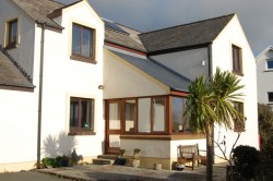 Aelwyd House
